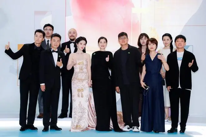 别光盯着杨紫拿视后，翻开白玉兰获奖名单，这四部剧差点完成包揽